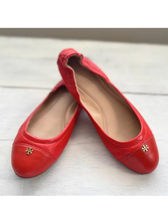 Tory Burch Shoes - Tory Burch York Cap Toe Sz 7.5 M Leather Ballet Flats Poppy Red Orange Logo Gold
